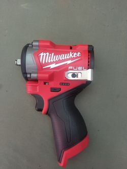 Milwaukee stubby m12  3/8