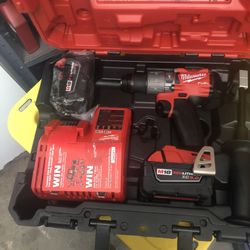 Milwaukee Fuel Hammer Drill Kit