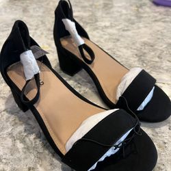 Black Heels Size 7w