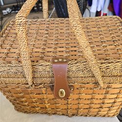 New vintage picnic basket set