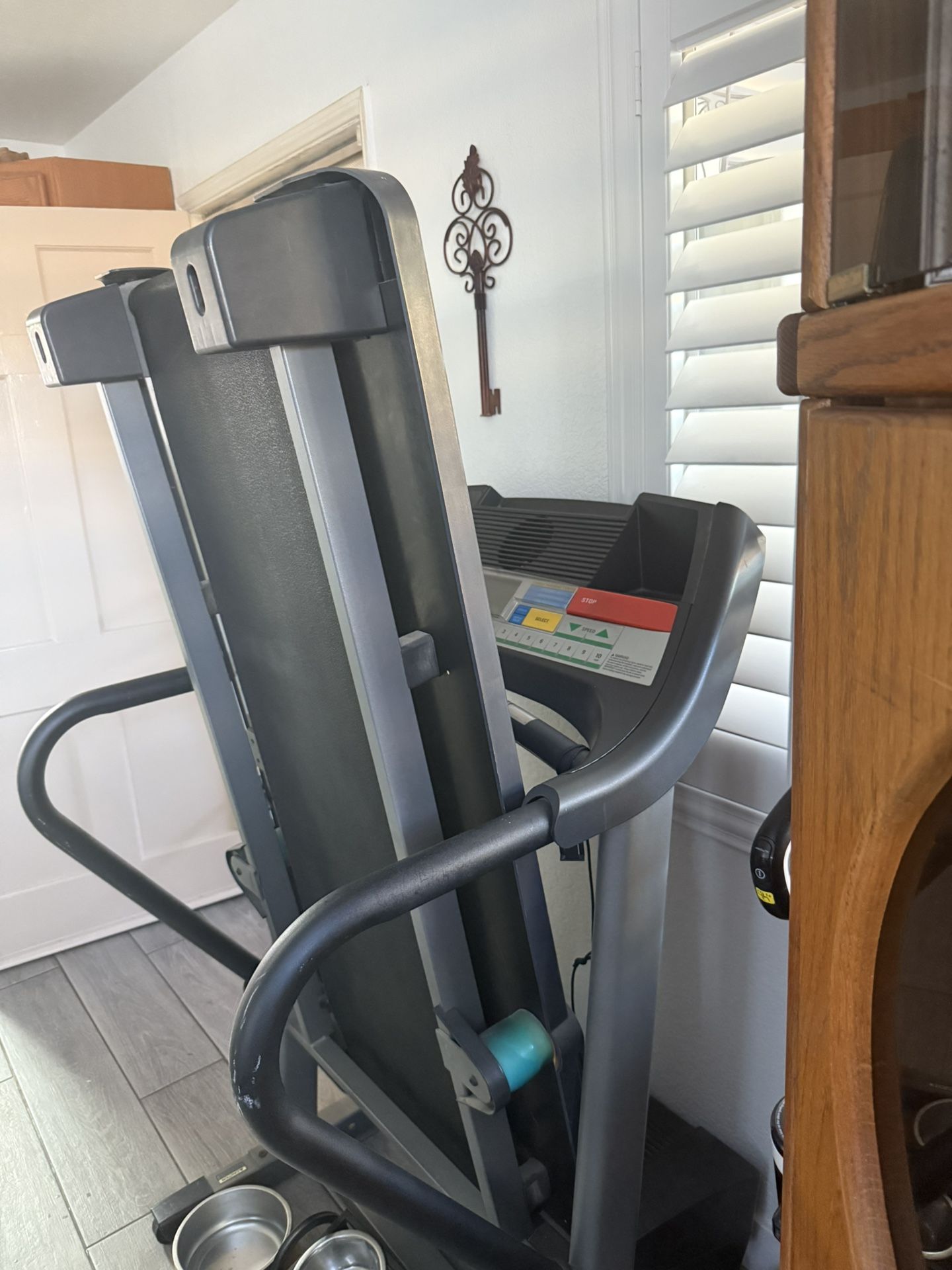 PRO FORM XP680 Cross Trainer Treadmill