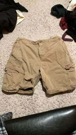 American Eagle Beige Cargo Shorts with Pockets Size 42
