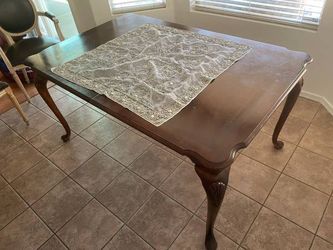Extendable Dining Room Table