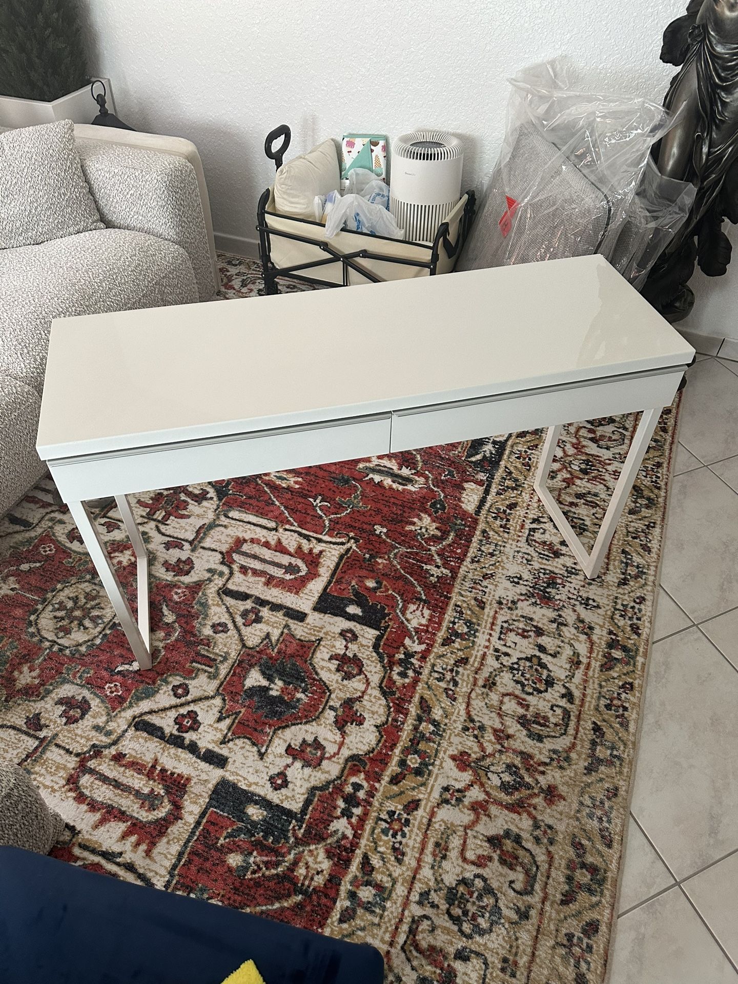 IKEA WHITE DESK/TABLE