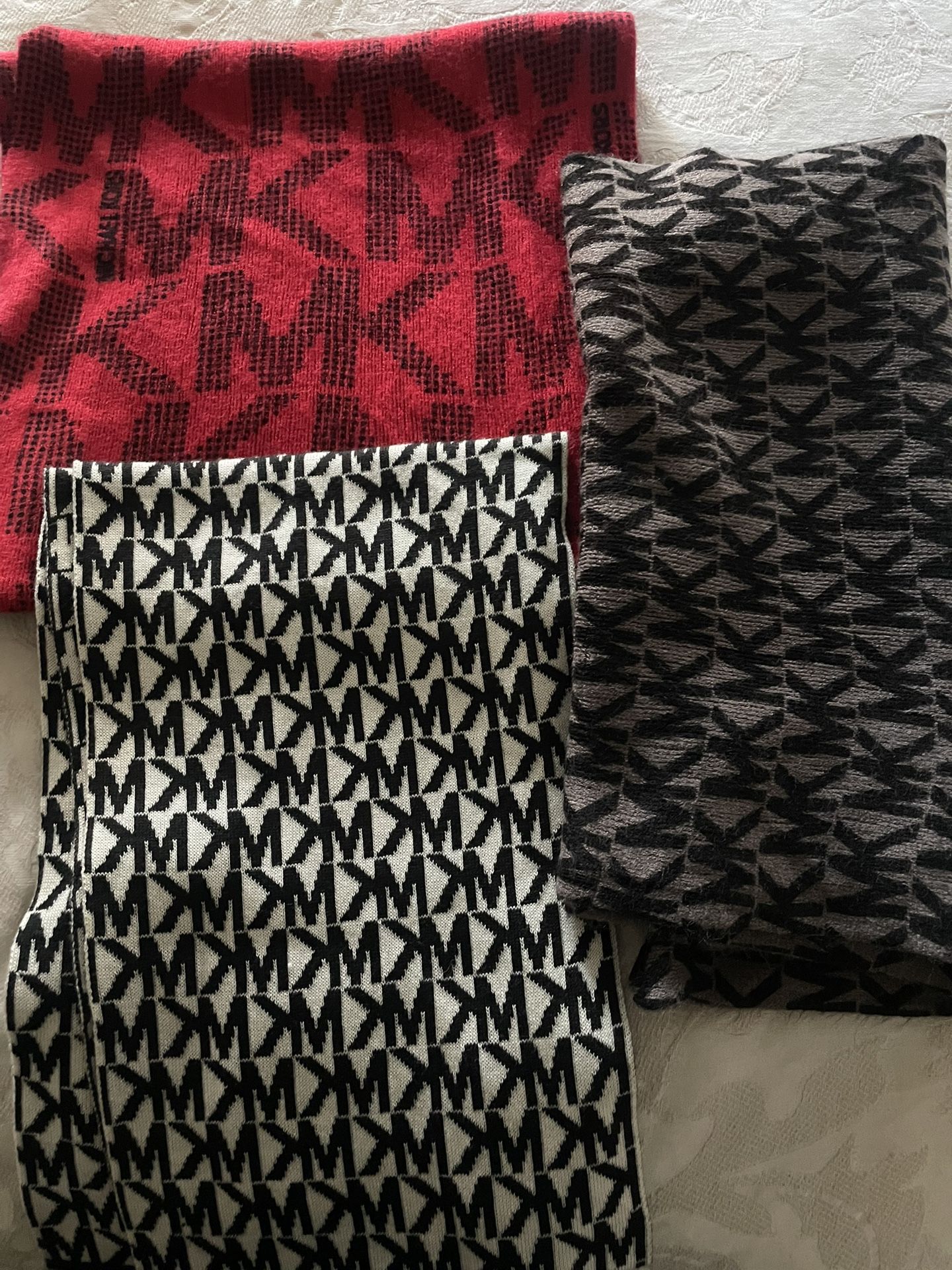 Michael Kors Scarves (Almost New!)