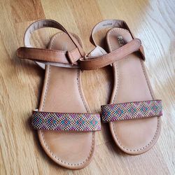 Sandals Girls Kids Size 4 Tan Color Shoes