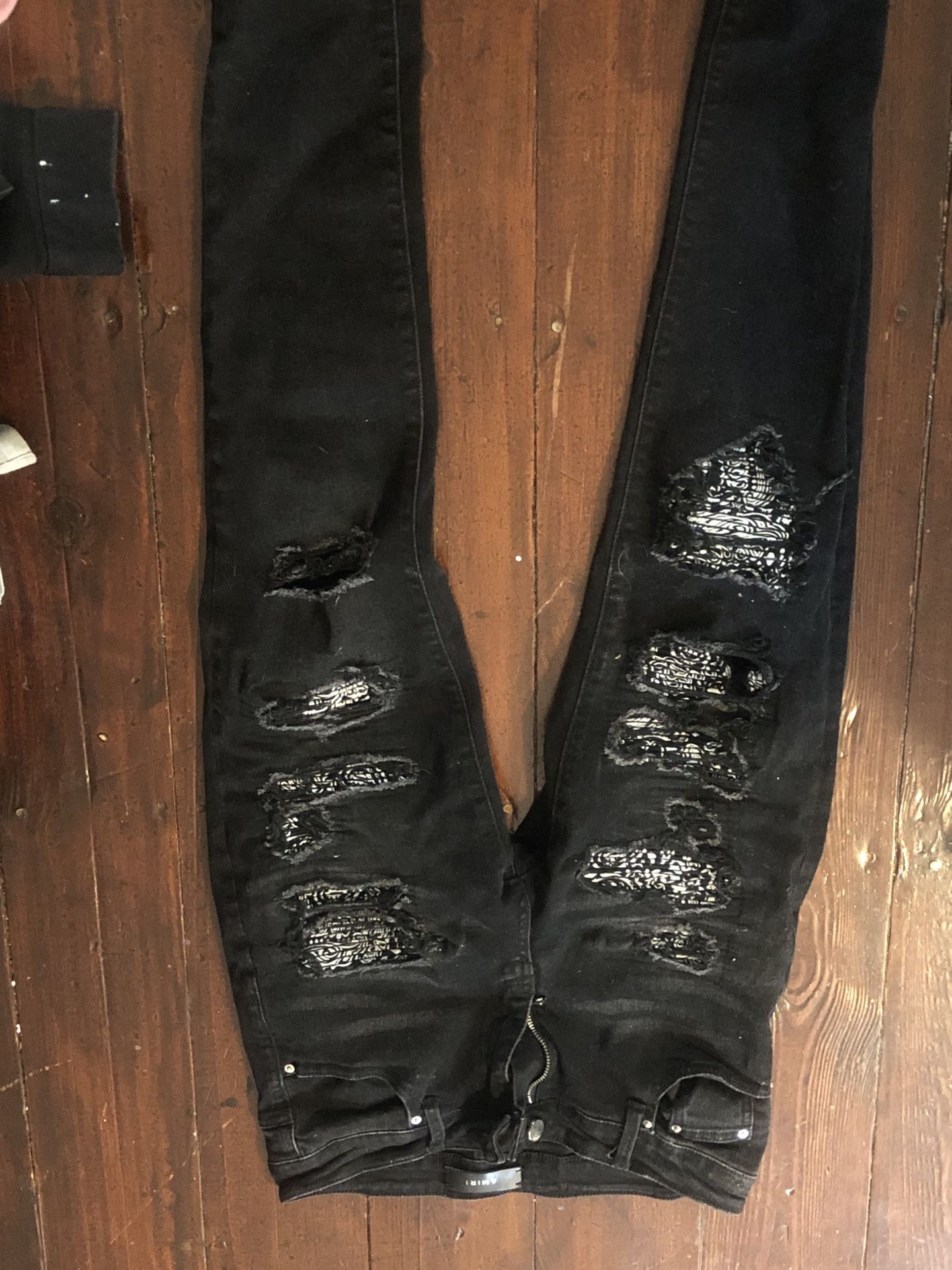 Amiri Jeans (white Print) Size - 32 - Unknown Authenticity
