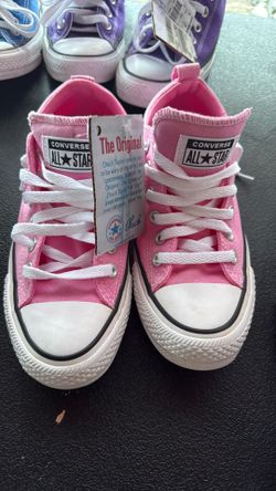 Pink Converse 7.5 women’s shoes