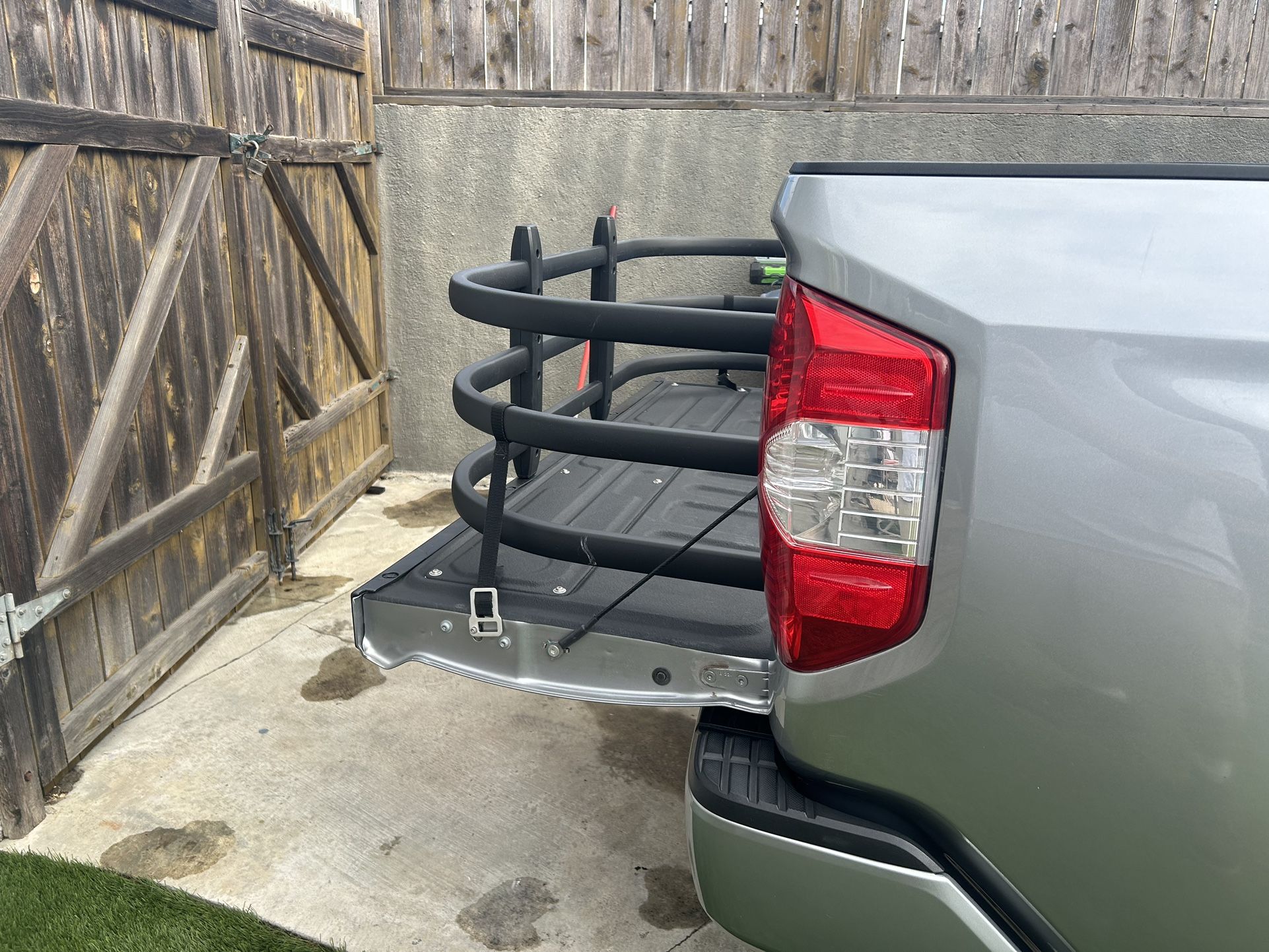 Amp Research Bed Extender Xl
