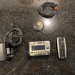 Sirius XM Starmate ST1 Satellite Radio Receiver, Remote, AC Adapter & Antenna