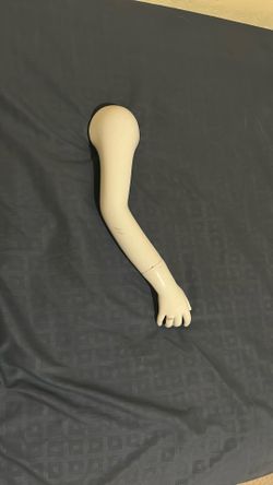 mannequin arm