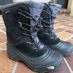Youth Kids North Face Snow Boots 2Y