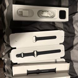 Apple Watch Series 5 (44mm, GPS and LTE)