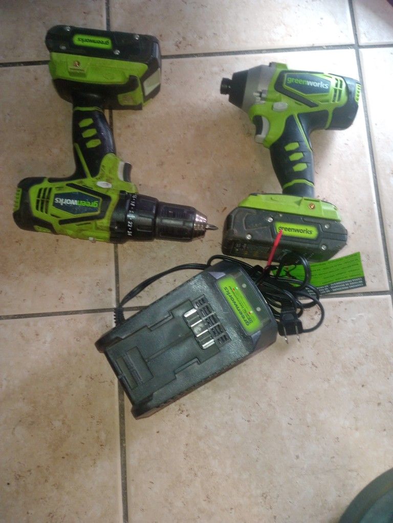 Greenworks Drill Set Plus Charger 