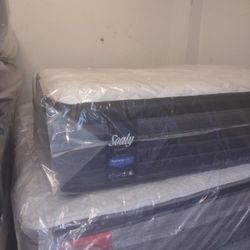 🎉🎉🎉 $349 Full Sealy Posturphedic Pillow Top 14 Inch Height Mattress $349 🎉🎉🎉