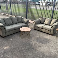 2”pc Living Room Set w/ Tables