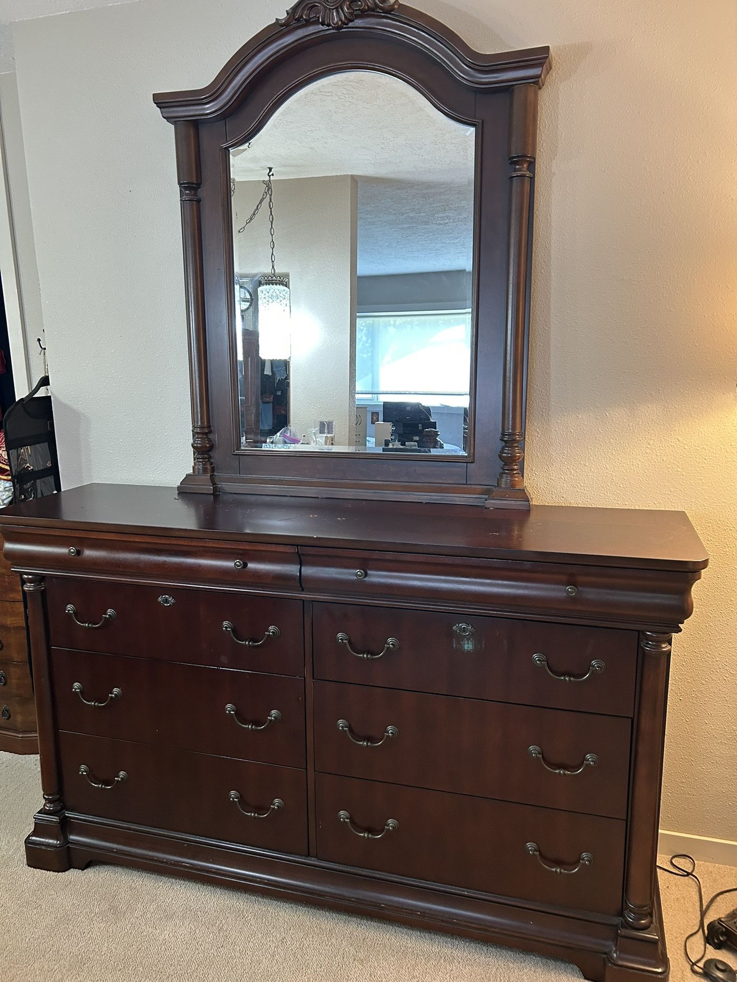 Mirror Chest With Drawers