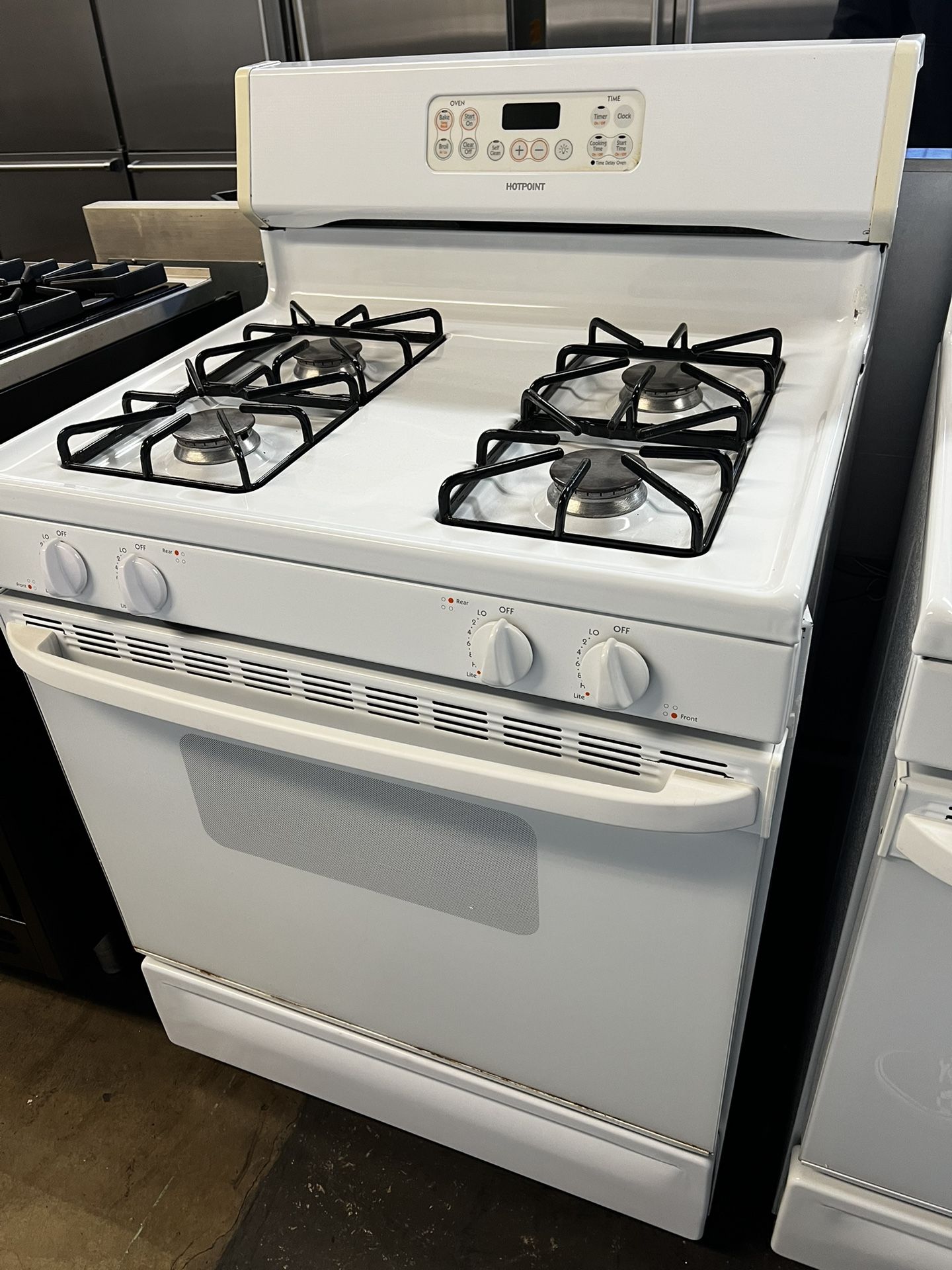 Hot Point 30”Wide Gas Range Stove In White
