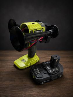 Ryobi horn with battery *no charger*