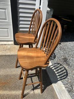 Solid Wood Chairs In Great Condition Price To Sell 30$