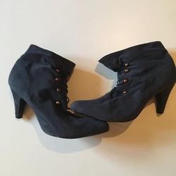 SIZE: 10. Women's dark grey suede heeled booties