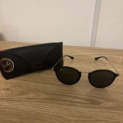Ray Ban Round Never Worn 