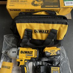 20V MAX Lithium-Ion Cordless 1/2 in. Impact Wrench Kit