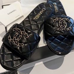 Fashionable design sense Flip-flops