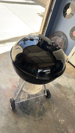 WEBER CHARCOAL GRILL