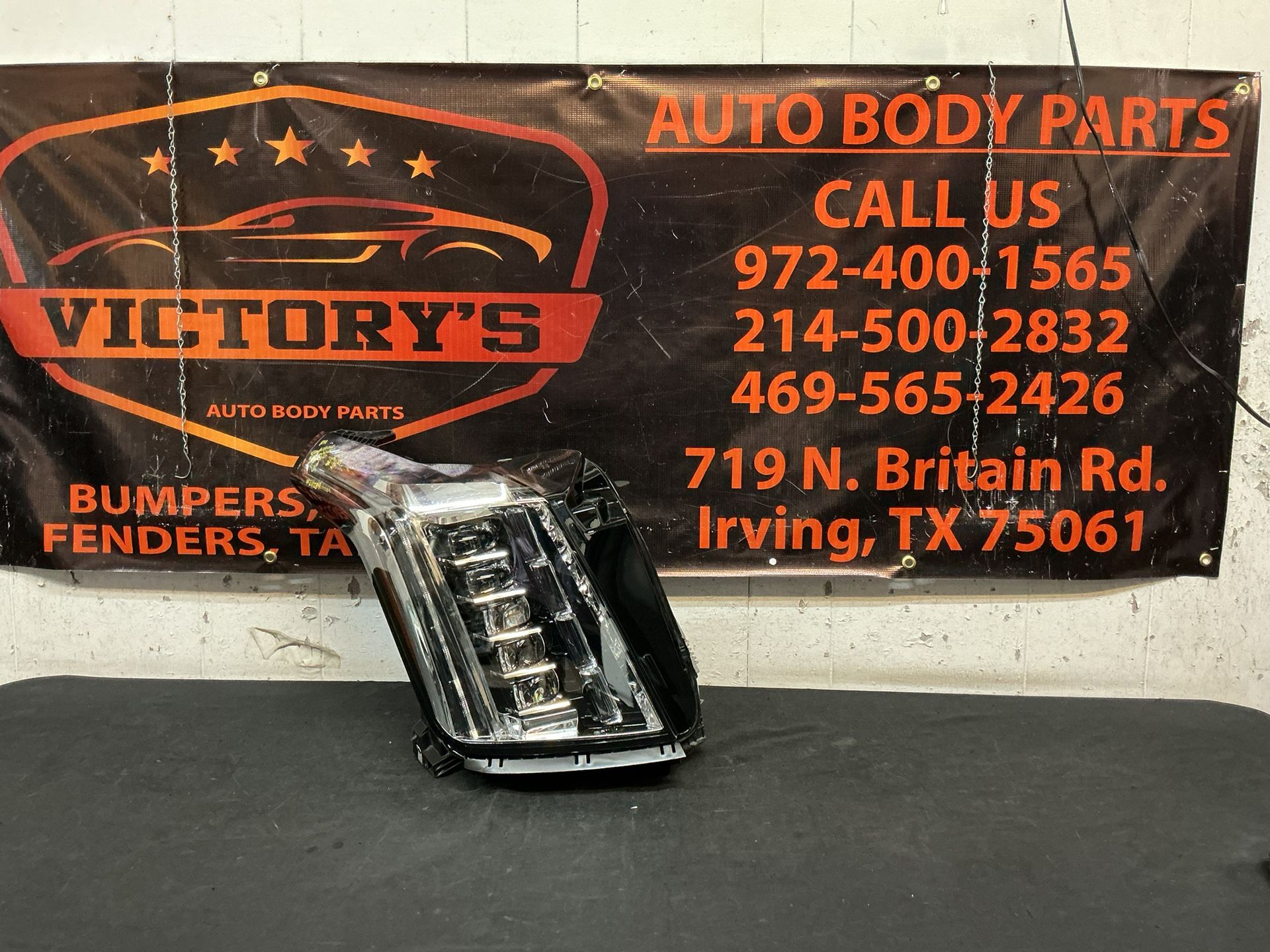 CADILLAC ESCALADE 2015-2020 RH HEADLIGHT OEM