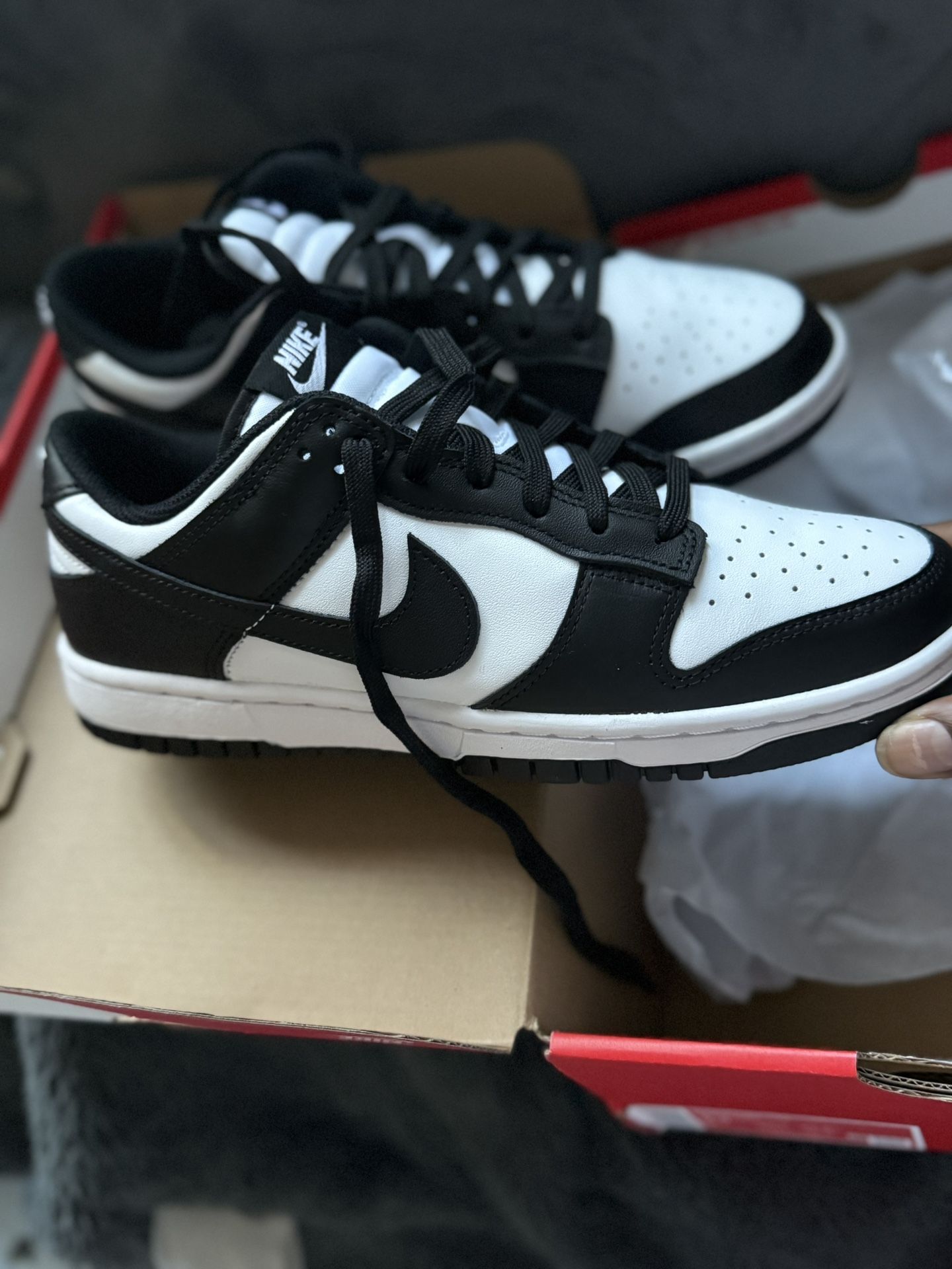 🔥 Nike Panda Dunks Women’s 8.5 – BRAND NEW