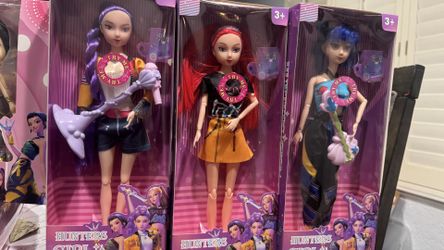 Singing K-pop, Demon Hunter dolls