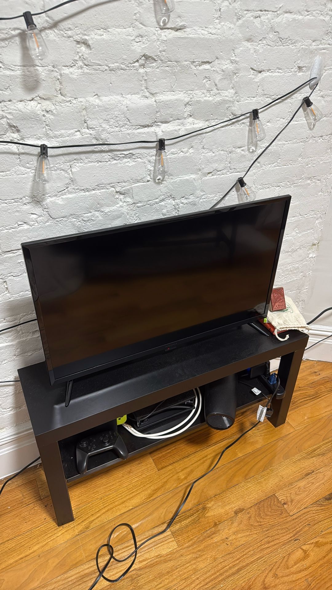Like New 32 Inch Amazon TV