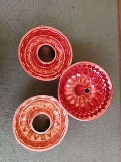 Set of 3 Vintage Decorative Bundt Cake Pans