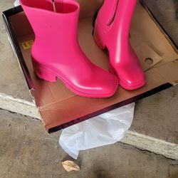 Women New boots size 10