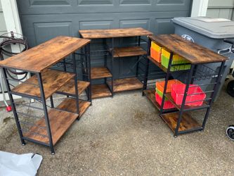 Shelf set (3) matching shelves Free