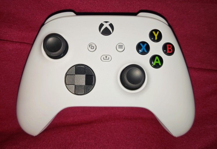 Microsoft Xbox Series X Wireless Controller Robot White- NEW W/OUT BOX