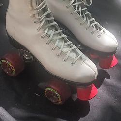 Vintage W-7 Dominion Canada Roller Skates