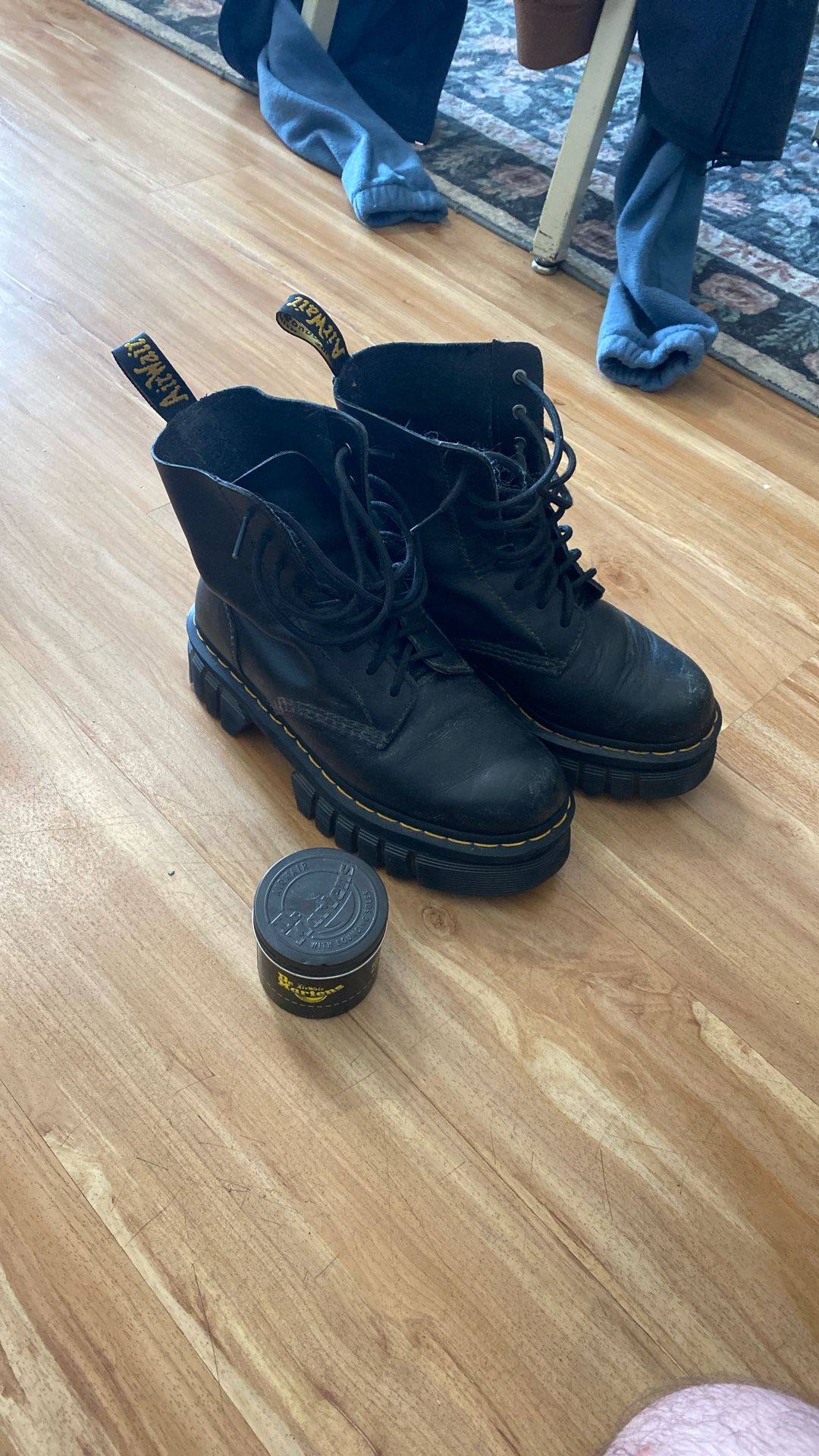 Doc Martens Boots (women's size 7) USED