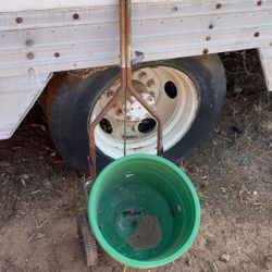 Push Broadcast Spreader