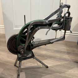 Industrial Sewing Machine