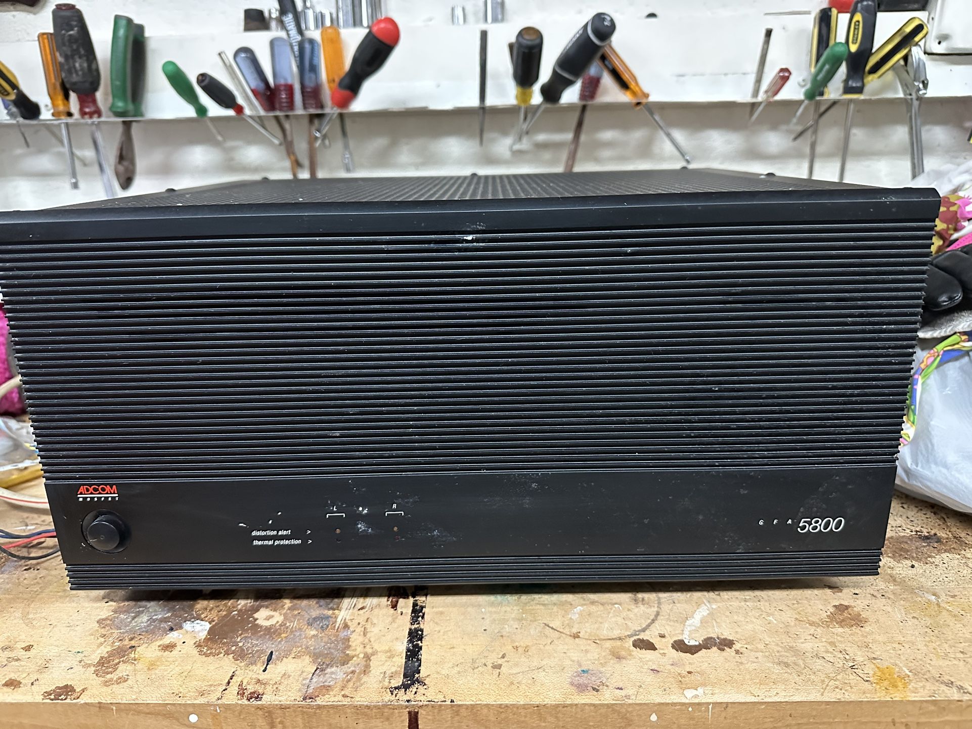 Adcom 250 Watt Super Stereo Amplifier