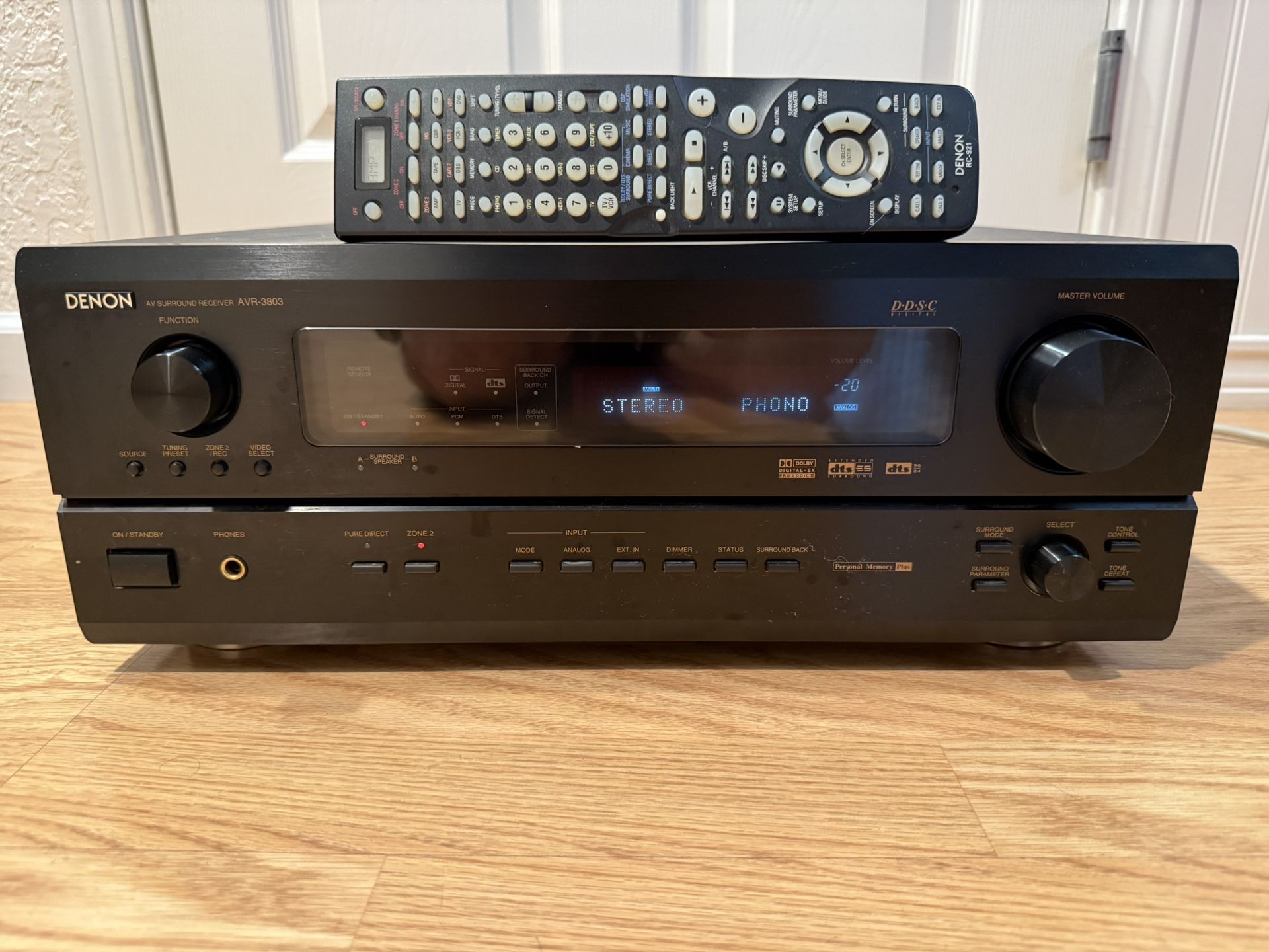 Denon 110-Watt AVR-3803 AV Receiver W/Remote (Excellent Condition)