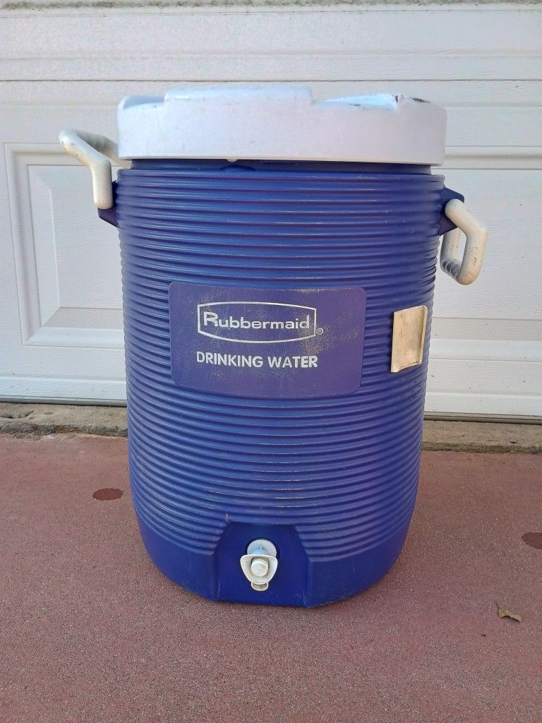 Rubbermaid 5 Gallon Beverage Cooler