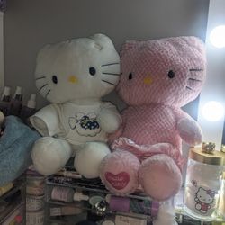 Lots Of Two Hello Kitty Build-A-Bears Excellent Condition