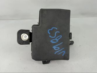 2013-2019 Toyota Prius C Fuse Box Relay Module