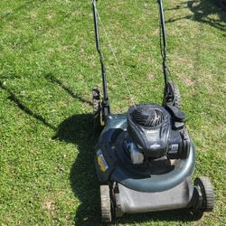 Craftsman Gas Push Mower (recently serviced with carb cleanup) 