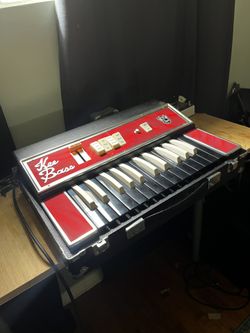 Rheem Kee Bass Keyboard Bass Synth.