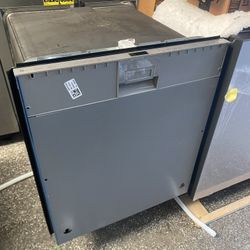 New Thermador Emerald 24” Panel Ready Dishwasher 