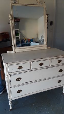 beautiful antique cabinet in excellent condition measures 71 high, 20 deep, 46 wide